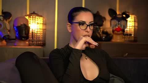 Snapshot of mistresskellykent chatting on 05/31/26, 10:11 Mistress Kelly online show from 05/31/26, 10:11