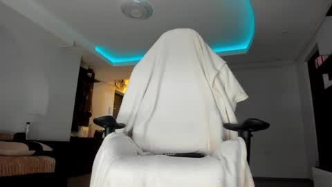 Snapshot of mistresskenda chatting on 06/04/26, 07:20 Mistress KiRa online show from 06/04/26, 07:20