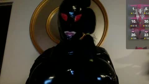 Snapshot of mistresslatexxx chatting on 02/25/25, 10:37 Bianca online show from 02/25/25, 10:37