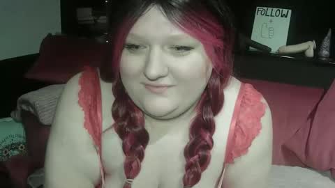 Snapshot of mistresslillie chatting on 05/08/26, 10:04 mistresslillie online show from 05/08/26, 10:04