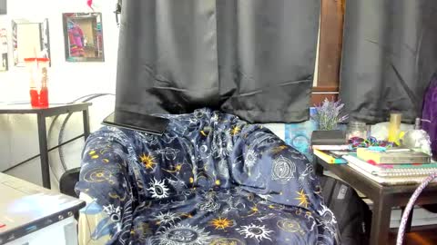 Snapshot of mistresslynn13 chatting on 09/13/25, 04:01 MistressLynn online show from 09/13/25, 04:01