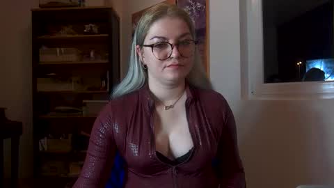 Snapshot of mistressmarlena chatting on 02/06/26, 10:24 Mistress Marlena online show from 02/06/26, 10:24