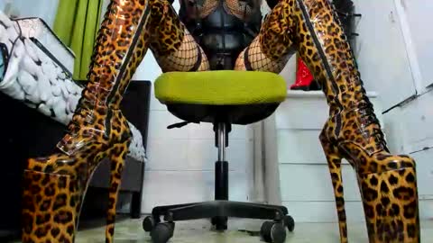 Tiffany online show from 03/12/26, 11:22