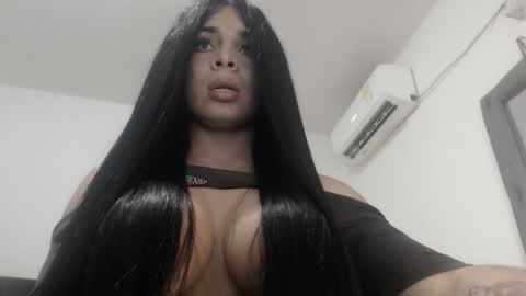 Snapshot of mistressxxalice chatting on 11/19/25, 01:27 ALICE MADANE online show from 11/19/25, 01:27