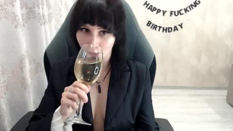 misty_dark online show from 10/13/25, 10:48