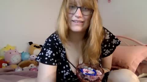 misty_reine online show from 01/24/25, 03:32