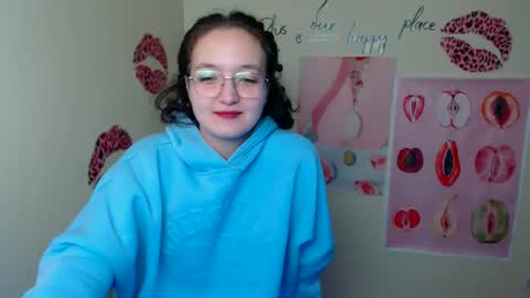 Aria online show from 12/04/25, 07:17