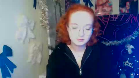 Aria online show from 12/21/25, 02:51