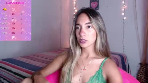 Snapshot of mitchwilson1 chatting on 11/19/25, 09:37 mitchwilson1 online show from 11/19/25, 09:37