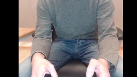 Snapshot of mitsch01 chatting on 02/15/25, 12:33 Mitsch online show from 02/15/25, 12:33
