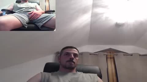 Snapshot of mitsch01 chatting on 06/06/26, 07:40 Mitsch online show from 06/06/26, 07:40
