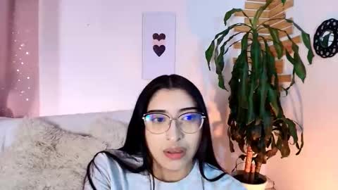 Snapshot of mitsuri_7777 chatting on 10/05/25, 04:11 Liaaaaaaaa online show from 10/05/25, 04:11