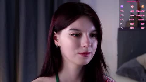 Snapshot of mitziefetters chatting on 06/20/26, 04:59 Rosalie online show from 06/20/26, 04:59