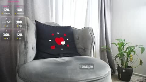 miu__miu online show from 12/27/24, 02:43