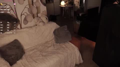 Yuka online show from 10/19/25, 04:40