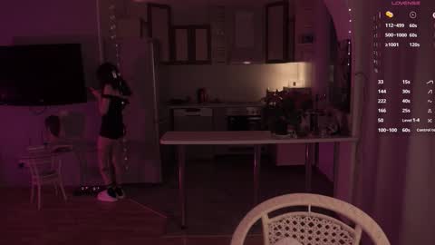 Yuka online show from 11/28/25, 06:43