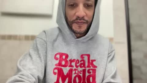 Snapshot of mixedmandingo313 chatting on 05/11/26, 10:40 Devin Mandingo online show from 05/11/26, 10:40