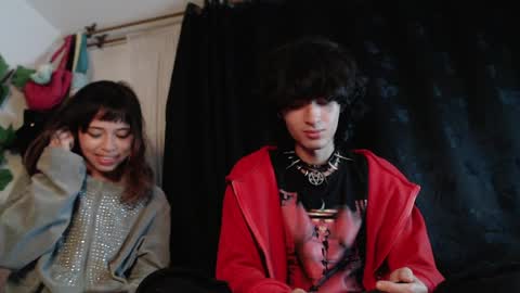 Snapshot of mixipeach chatting on 04/05/26, 06:10 Naomi and Nekorii online show from 04/05/26, 06:10