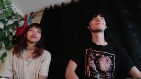 Snapshot of mixipeach chatting on 04/20/26, 11:39 Naomi and Nekorii online show from 04/20/26, 11:39