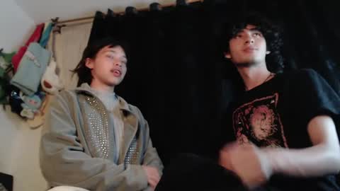 Snapshot of mixipeach chatting on 04/29/26, 06:17 Naomi and Nekorii online show from 04/29/26, 06:17