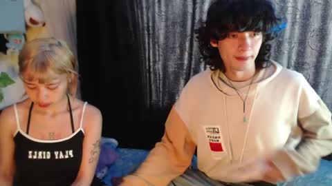 Snapshot of mixipeach chatting on 05/13/26, 01:08 Naomi and Nekorii online show from 05/13/26, 01:08