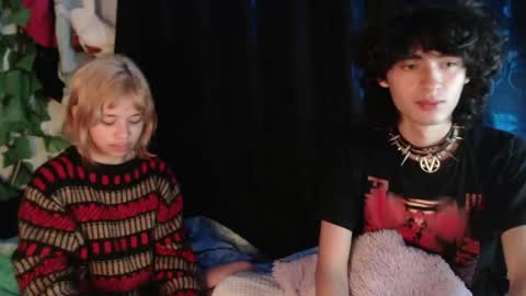Snapshot of mixipeach chatting on 05/23/26, 08:18 Naomi and Nekorii online show from 05/23/26, 08:18