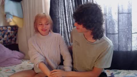 Snapshot of mixipeach chatting on 05/28/26, 09:23 Naomi and Nekorii online show from 05/28/26, 09:23