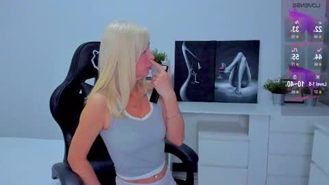 Snapshot of miya_kisss chatting on 01/10/26, 04:53 Miya online show from 01/10/26, 04:53