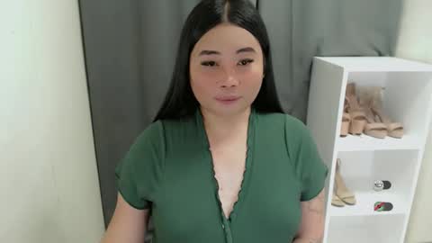 Snapshot of miya_licious chatting on 04/07/26, 12:05 cassie marie online show from 04/07/26, 12:05