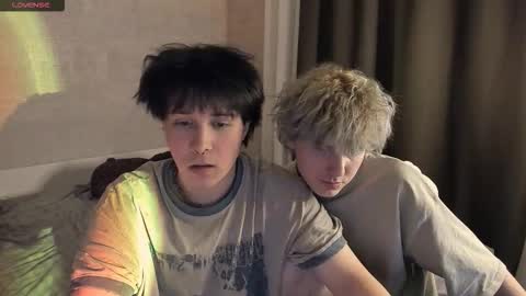 MeowMiku online show from 12/20/25, 06:04