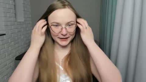 Miya online show from 01/12/25, 10:34