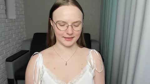 Miya online show from 03/11/25, 03:02