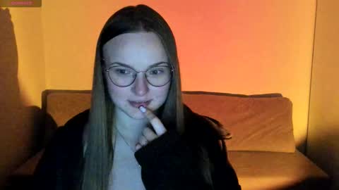 Miya online show from 11/07/25, 05:02