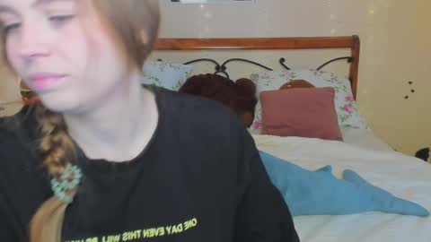 Miya online show from 04/10/26, 01:22