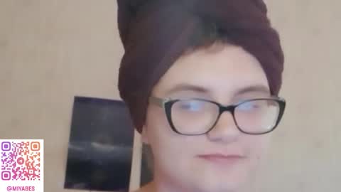 Milana online show from 09/11/25, 01:11