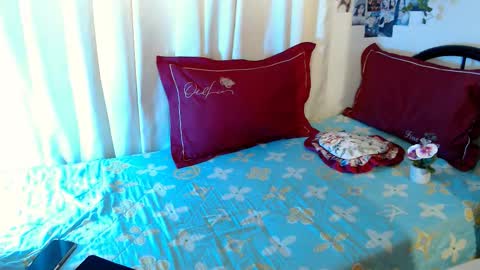 Miyakabebe online show from 10/18/25, 08:15