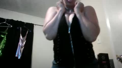 Snapshot of miztrezk chatting on 05/09/26, 05:29 miztrezk online show from 05/09/26, 05:29