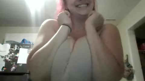 Snapshot of miztrezk chatting on 05/14/26, 11:50 miztrezk online show from 05/14/26, 11:50