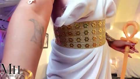 Snapshot of mizzhell_ chatting on 10/25/25, 03:51 mizzhell_ online show from 10/25/25, 03:51