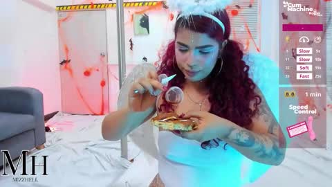 Snapshot of mizzhell_ chatting on 10/31/25, 04:08 mizzhell_ online show from 10/31/25, 04:08