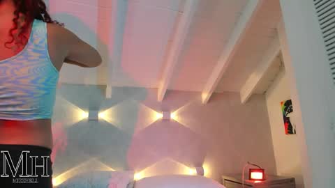 Snapshot of mizzhell_ chatting on 11/13/25, 12:26 mizzhell_ online show from 11/13/25, 12:26