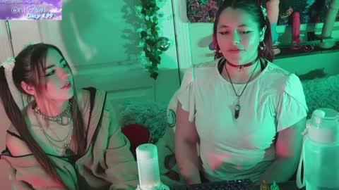 Hera  Tethra Bathtub stream  20k followers  Ask about our custom videos3 online show from 01/08/25, 03:17