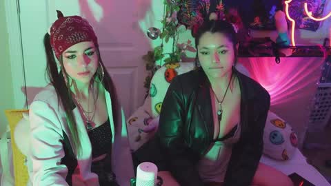 Hera  Tethra Bathtub stream  20k followers  Ask about our custom videos3 online show from 01/13/25, 02:42