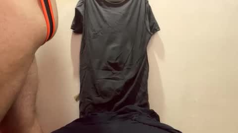 Snapshot of mlcloud chatting on 10/17/25, 03:42 MLclouD online show from 10/17/25, 03:42