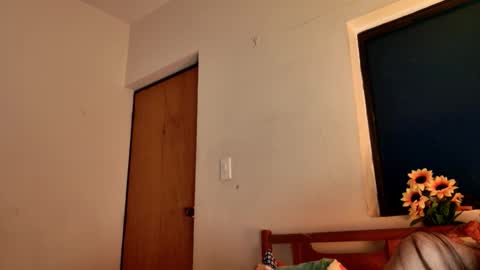 MoonLipson online show from 09/29/25, 09:52