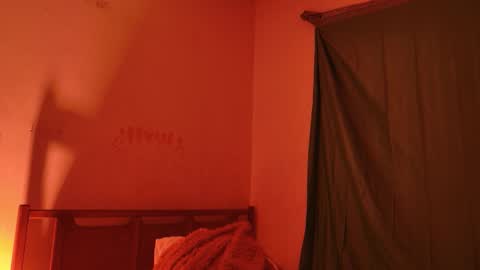 MoonLipson online show from 03/25/26, 04:18