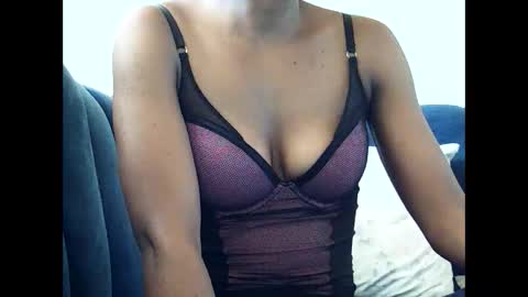 Snapshot of mlle_kali chatting on 09/30/25, 05:01 Mlle Kali online show from 09/30/25, 05:01