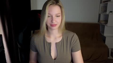 Snapshot of mmm_banana chatting on 12/28/24, 04:30 Lili online show from 12/28/24, 04:30