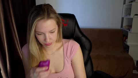 Snapshot of mmm_banana chatting on 01/09/25, 07:21 Lili online show from 01/09/25, 07:21