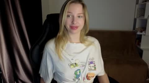 Snapshot of mmm_banana chatting on 01/13/25, 05:33 Lili online show from 01/13/25, 05:33